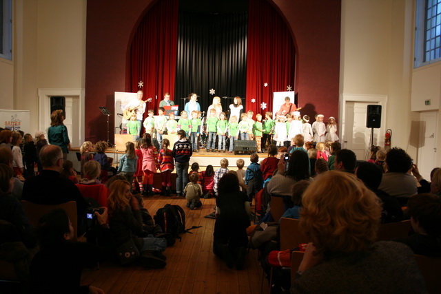 gal/2010/2010 Saitentwist Haus Fuhr Werden 4.12.Rotnasen und Gluehwangen/2010 Saitentwist Haus Fuhr Werden 4.12. Rotwangen u Gluehnasen 050.jpg